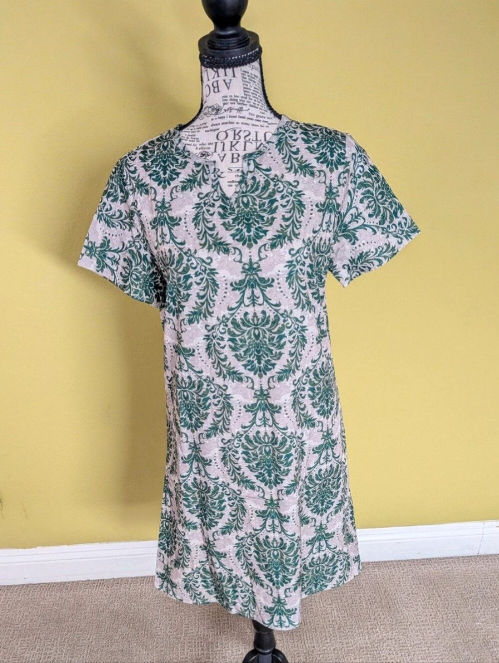 Women's Green Damask Short-Sleeve Dress
